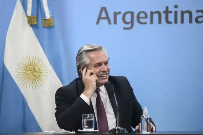 La vacuna rusa llega este mes y en verano se aplicará a 10 millones de personas