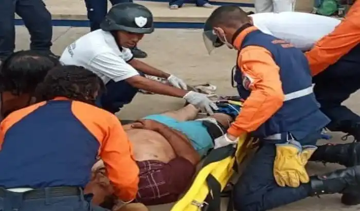 ¡HAY OTRO HERIDO! Muere hombre al caer ascensor en Lechería