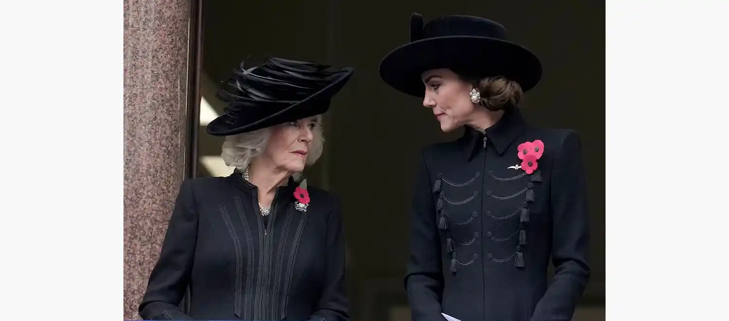 Cada vez son más las versiones sobre la mala relación entre la reina consorte Camila y la princesa de Galés, Kate Middleton (Kin Cheung/Pool via REUTERS)