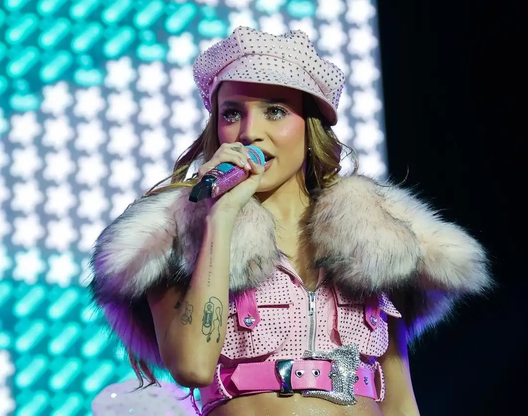 La cantante suspendió el show que iba a dar mañana, martes.