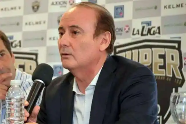 El titular de la AdC expresó que "no hay apuro en suspender las competencias"