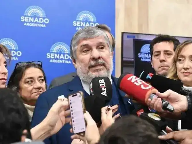 Mayans denunció complicidad y protección
a Adorni por parte de senadores oficialistas