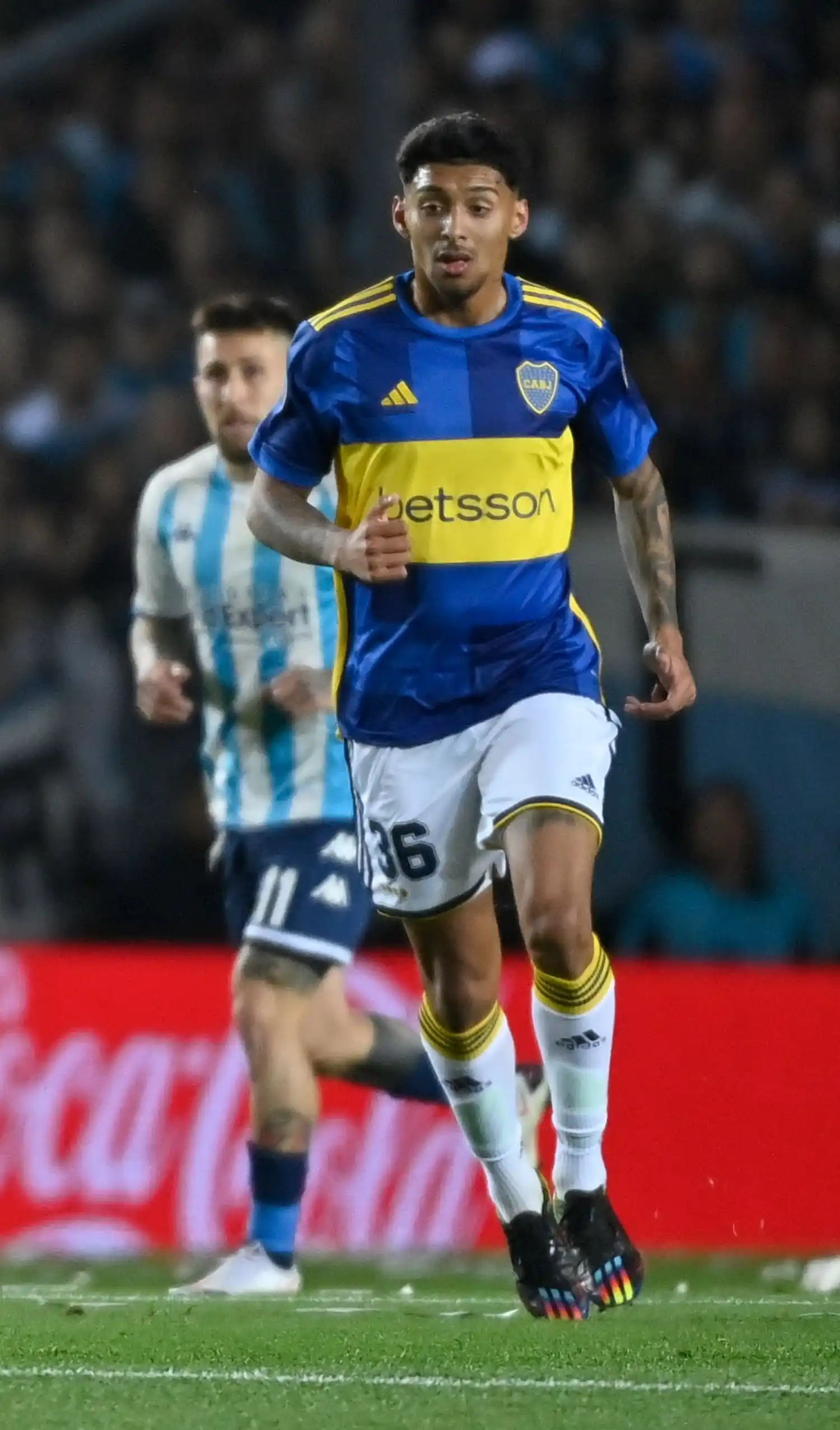 Medina le da precisión al mediocampo de Boca.