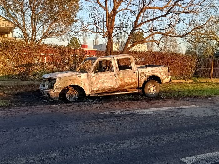 camioneta incendiada rafaela aeroclub - 2