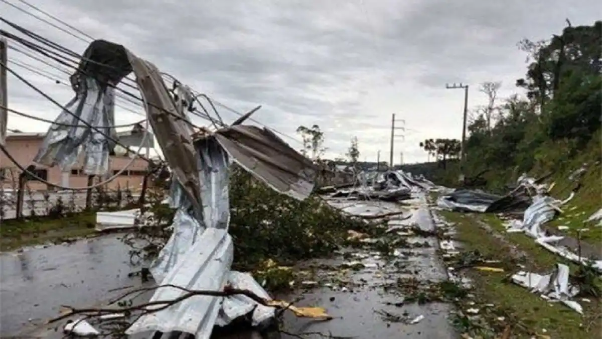 CICLÓN EN BRASIL deja 8 muertos y 19 desaparecidos