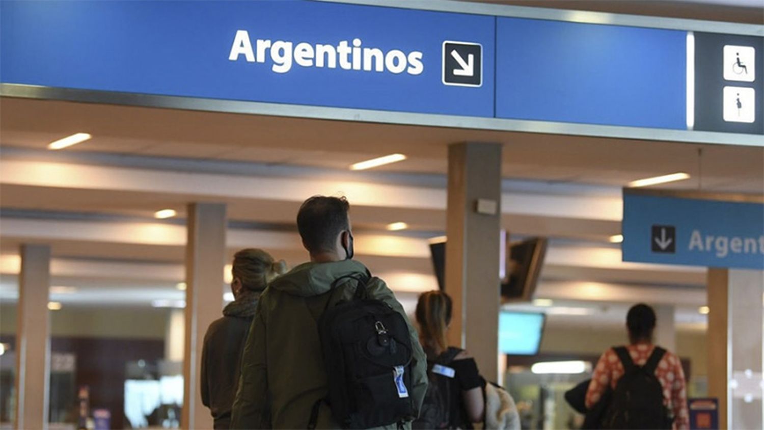 El gobierno extenderá el DNU por cuatro semanas y analizará vuelos especiales