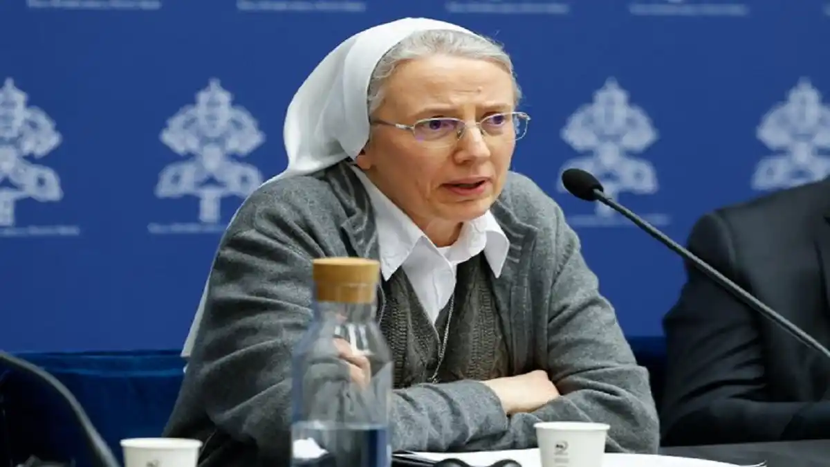 Sor Simona Brambilla: la primera mujer al frente de un «ministerio» en el VATICANO (+Detalles)