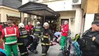 Personal del SAME y Bomberos de la Ciudad trabajaron en la institución.