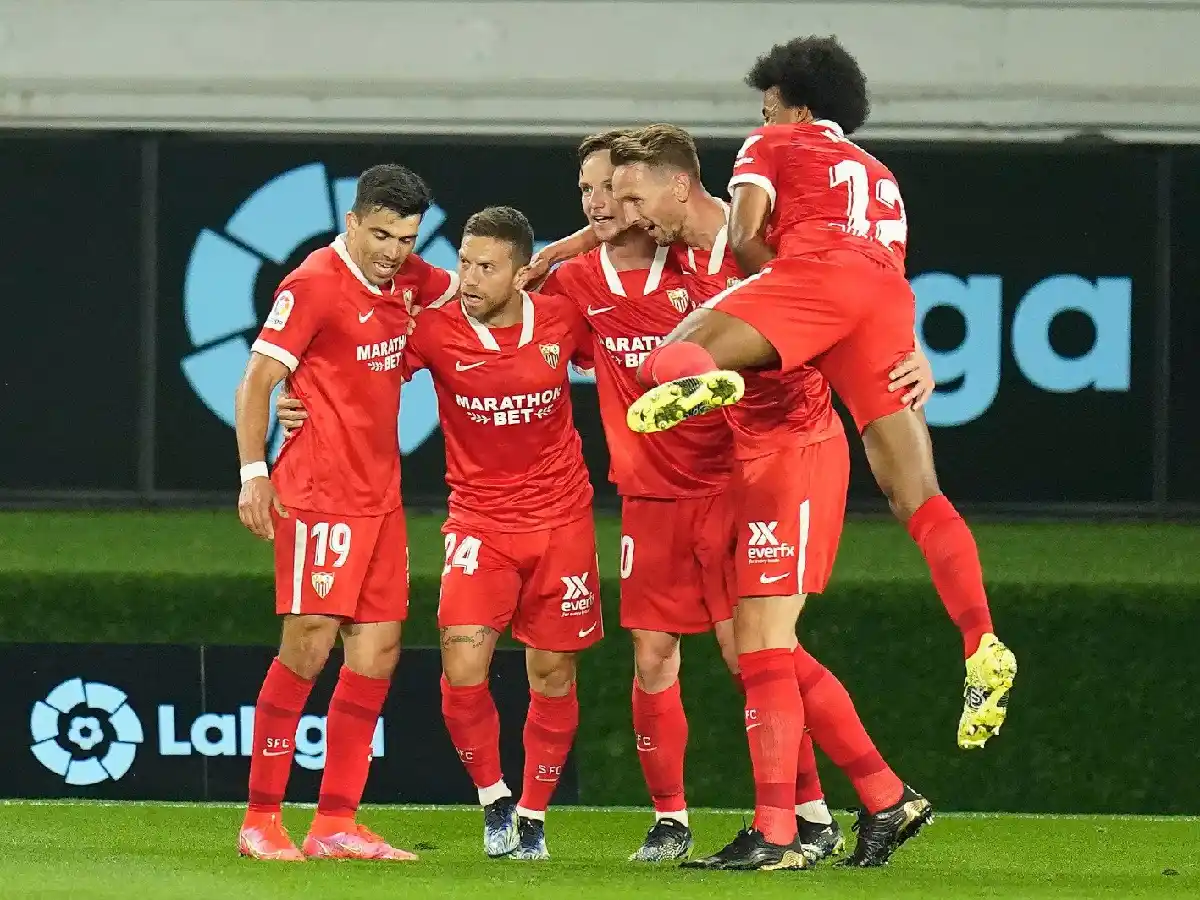 Sevilla, con un gol de "Papu" Gómez, ganó de visitante 