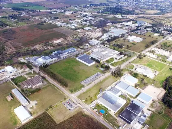 La actividad económica volvió a frenarse en abril y persisten las diferencias entre sectores