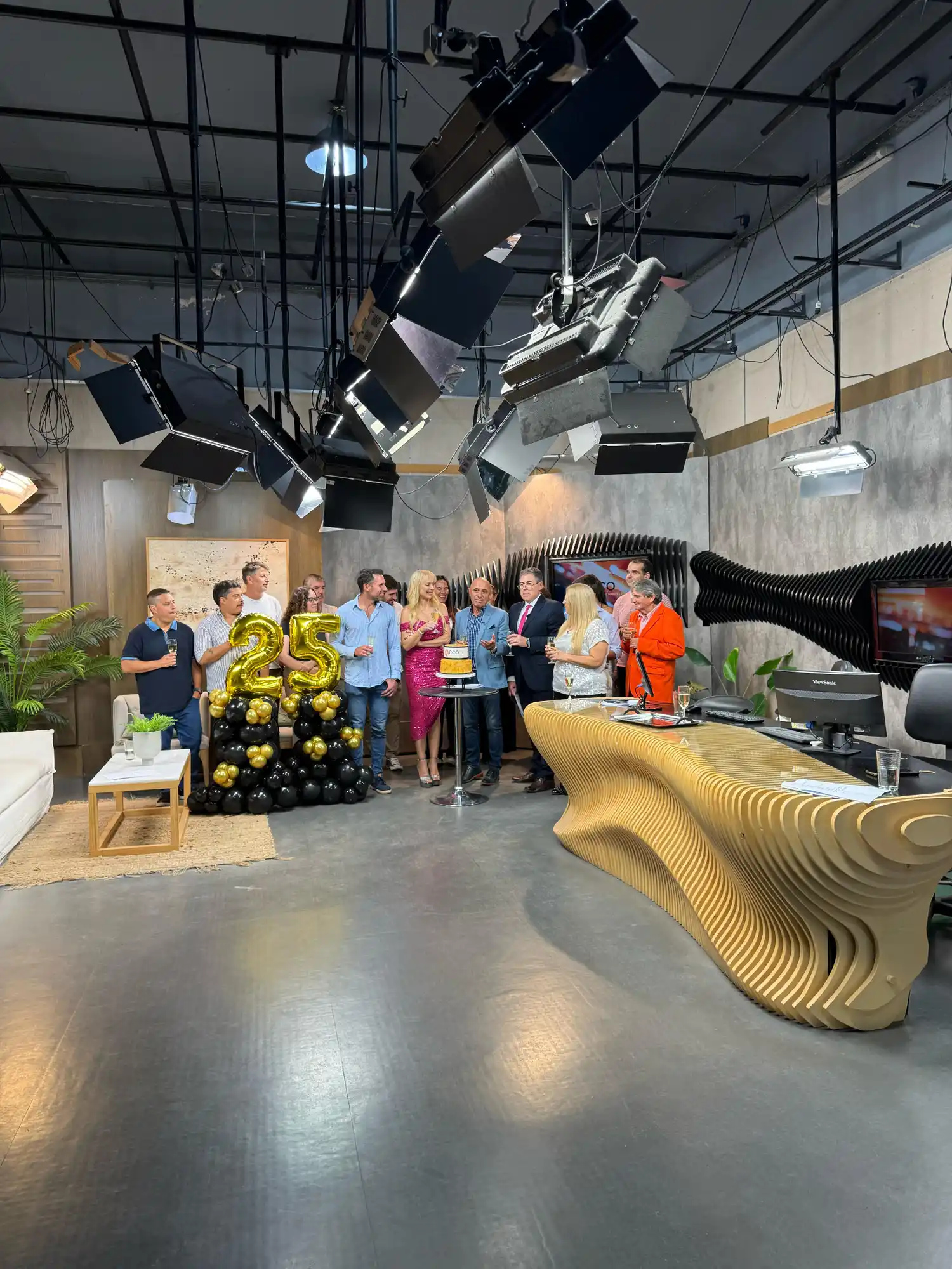 EcoTV celebró 25 años de historia con un programa espacial cargado de recuerdos.