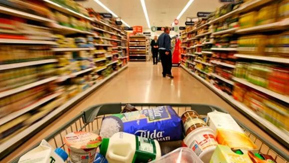 Leve suba de ventas en supermercados indicaría que la caída del consumo tocó fondo
