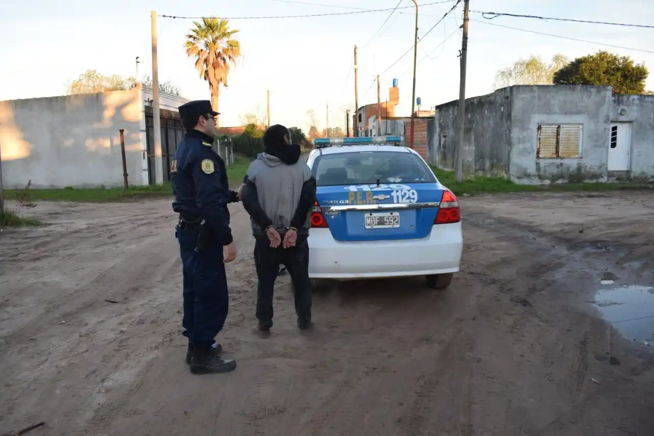 Lo detuvieron robando gallinas y una semana después lo atraparon sustrayendo una batería