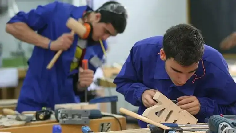 EMPLEO JOVEN - 3