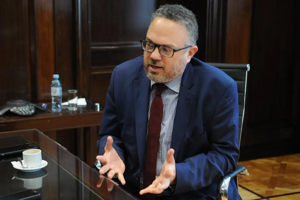 Nuevas diferencias en el Gobierno: Kulfas se opone a los proyectos que buscan acortar la jornada laboral
