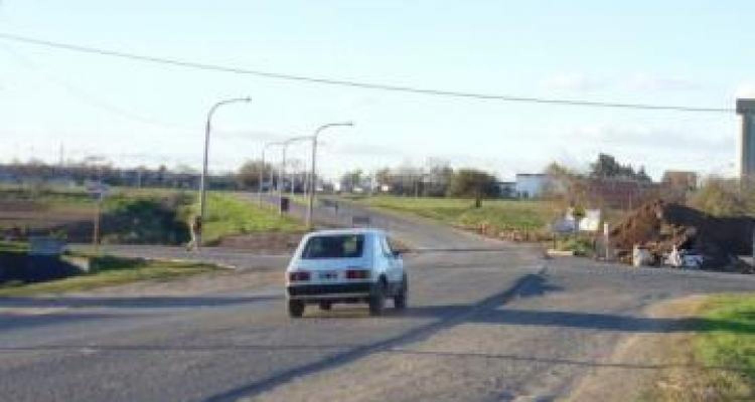 Permanece internado un joven baleado
