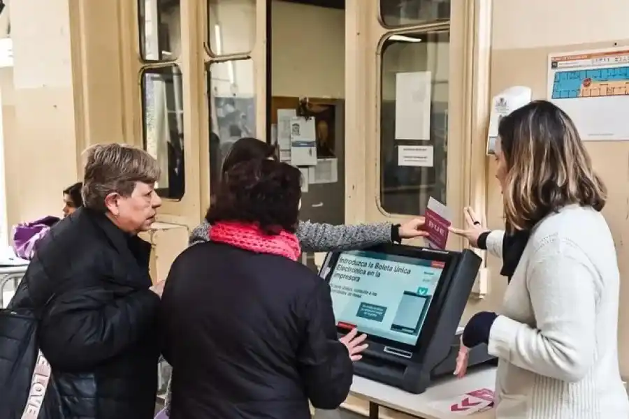 Por decreto, el gobierno porteño anuló el voto electrónico y habrá elecciones en boletas de papel
