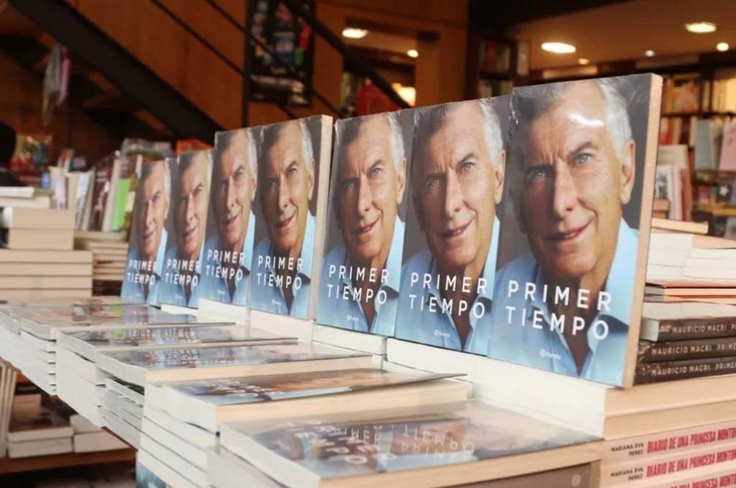 El libro de Macri “Primer Tiempo” lidera las ventas en Argentina