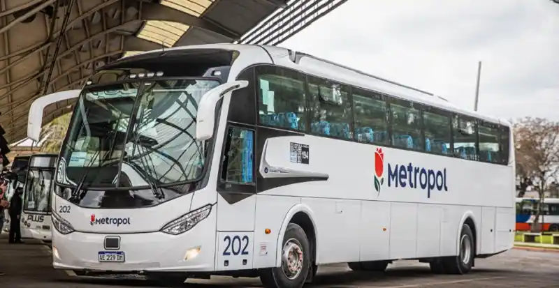 Metropol levantó el paro y todas sus líneas de colectivos funcionan con normalidad