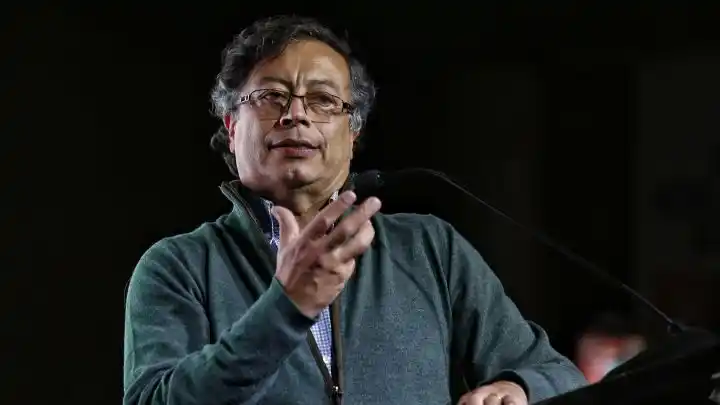 Gobierno colombiano acusa a Gustavo Petro, senador y precandidato presidencial en Colombia