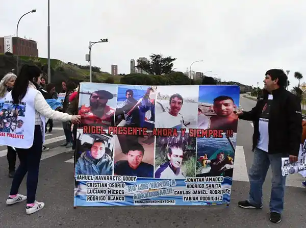 Recordaron a tripulantes del Rigel a 15 meses del naufragio