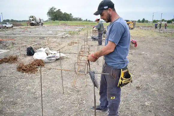 Comenzaron las obras para la construcción de 96 viviendas en Chascomús
