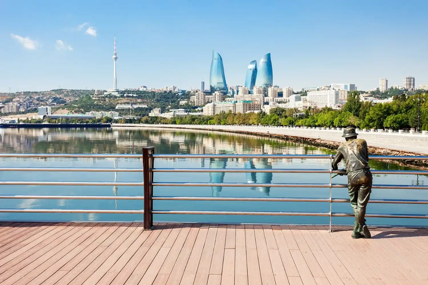 Azerbaiyán, un destino que combina historia, naturaleza y arquitectura contemporánea