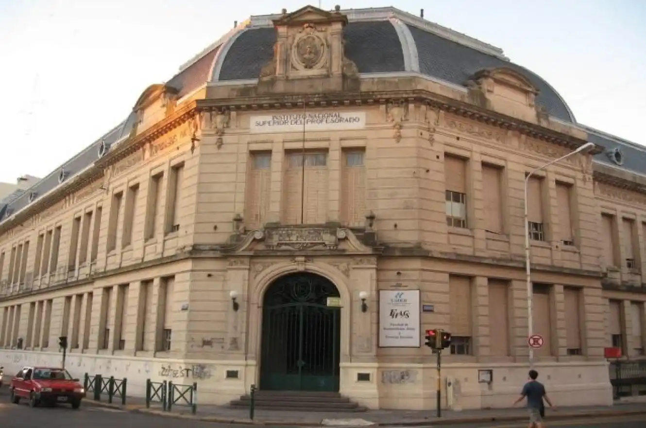 Uader convalida el paro de Agmer y comenzará las clases el martes