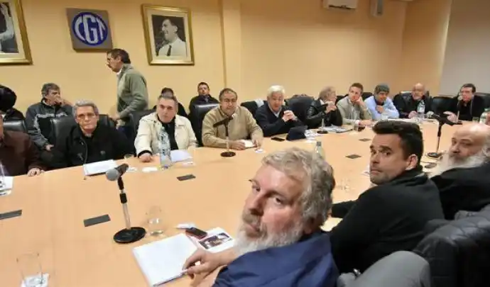 La CGT unificada amenaza con "avanzar con acciones directas"  