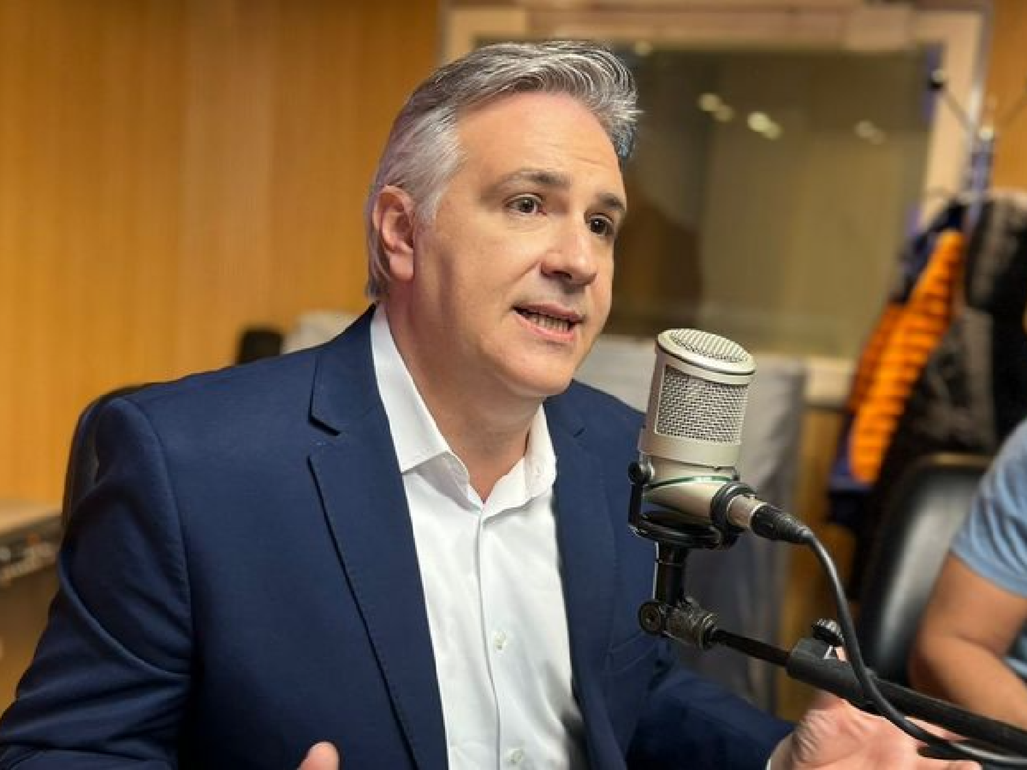 Llaryora: "Hay que establecer planes de loteos con créditos del Banco de Córdoba"