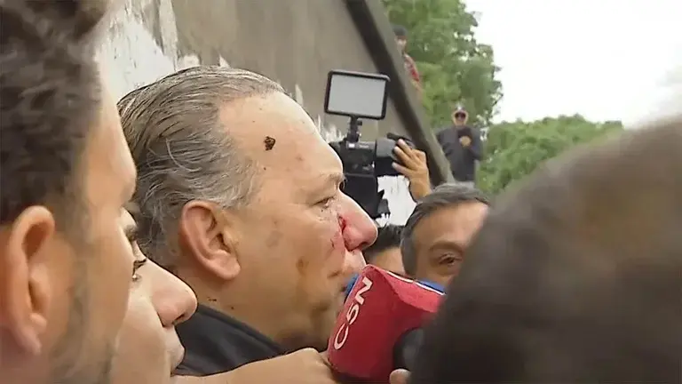 Video: Golpearon a Sergio Berni compañeros del colectivero asesinado