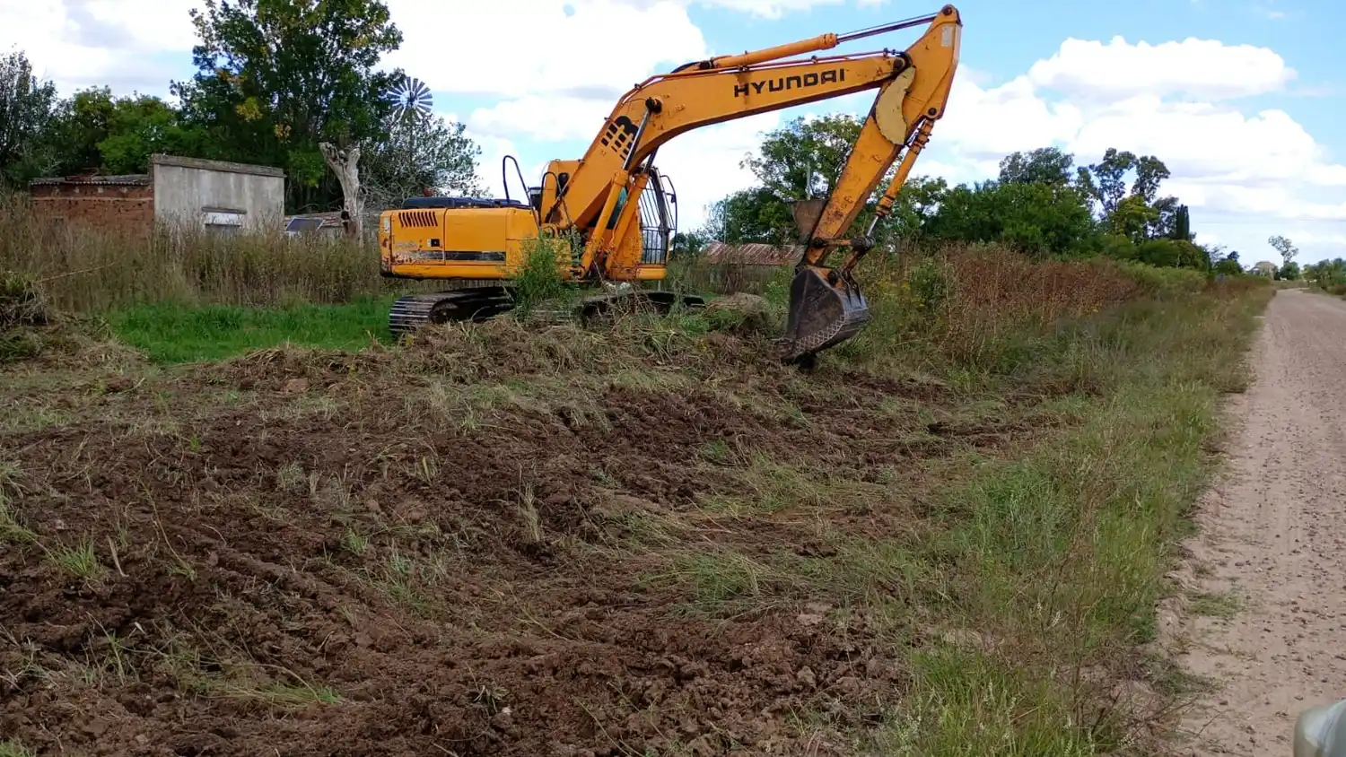 Primer Distrito realiza limpieza urbana y obras de mantenimiento vial