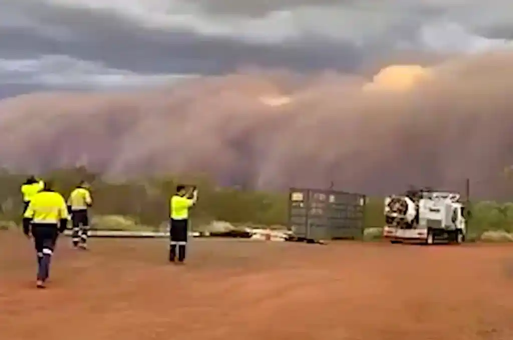 Una nube gigante de arena envolvió una de las minas de oro más grandes de Australia. (Foto: Gentilezas)