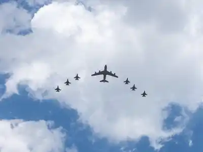 El Gobierno adelantó el acto y el vuelo rasante de los aviones F-16 para hoy