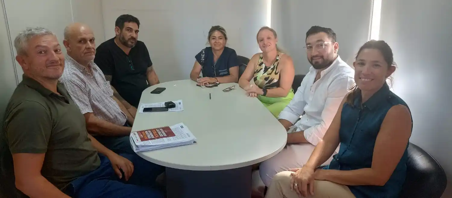 Los representantes de Cicop y del Gobierno, en el Ministerio de Trabajo.