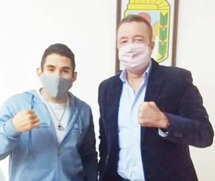 Leandro �SMusculito⬝ Blanc  y un gran apoyo de cara  a la pelea más importante  en su carrera deportiva