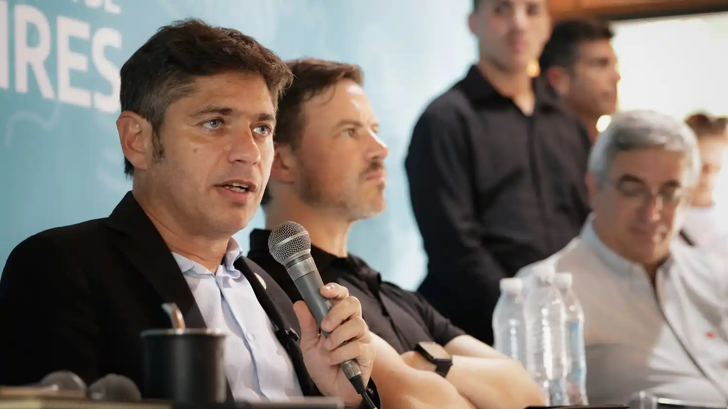 "Todos los sectores están viviendo una calamidad a causa del Gobierno nacional", disparó Kicillof.