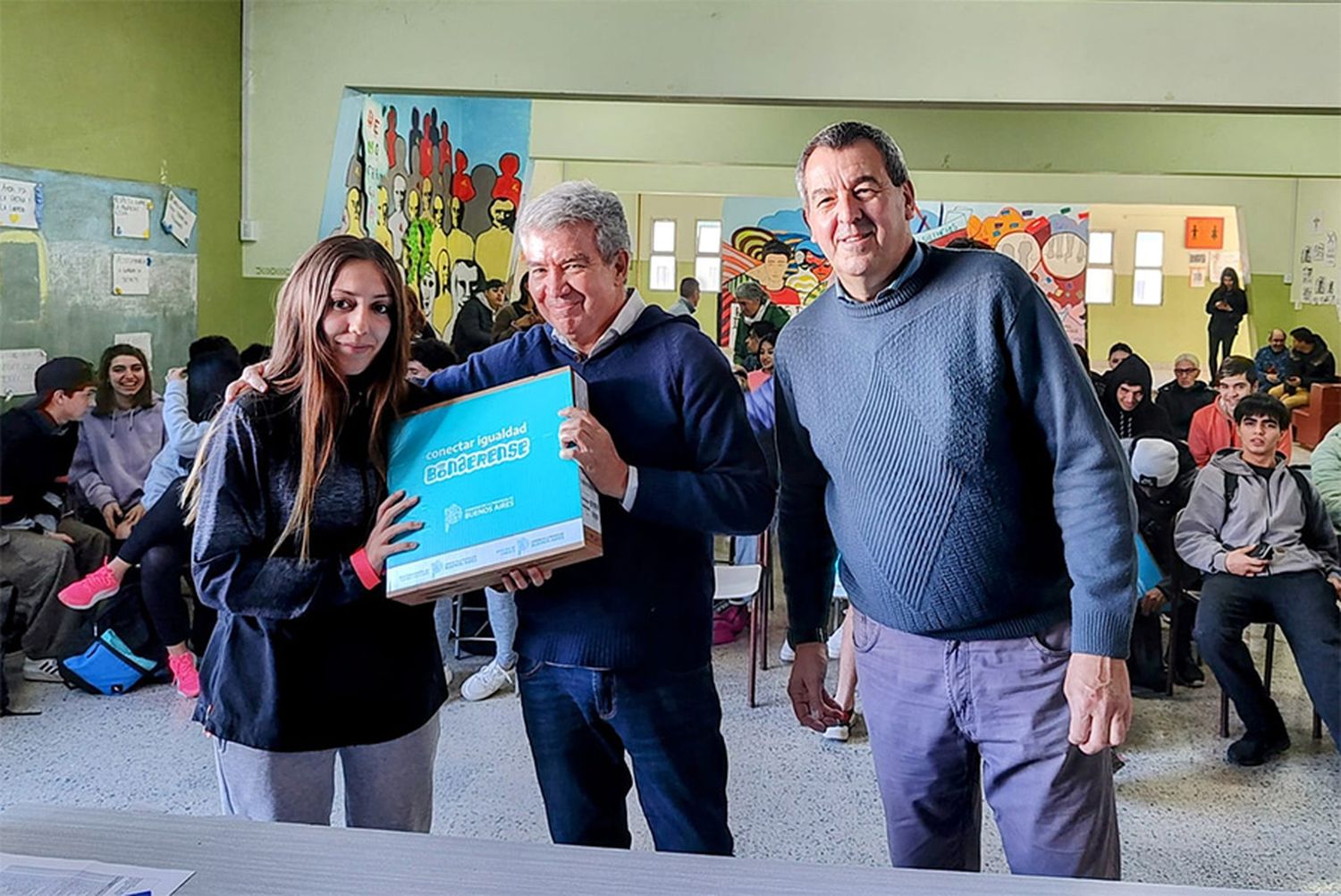 Comenzó la entrega de netbooks a estudiantes de escuelas secundarias