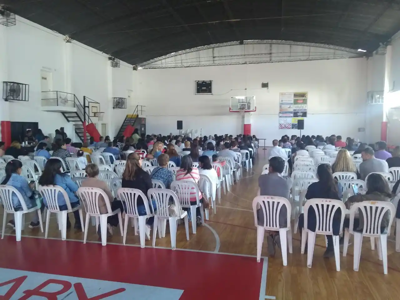 Vacunación contra el coronavirus: evalúan el traslado al gimnasio de Mitre para aplicar las dosis