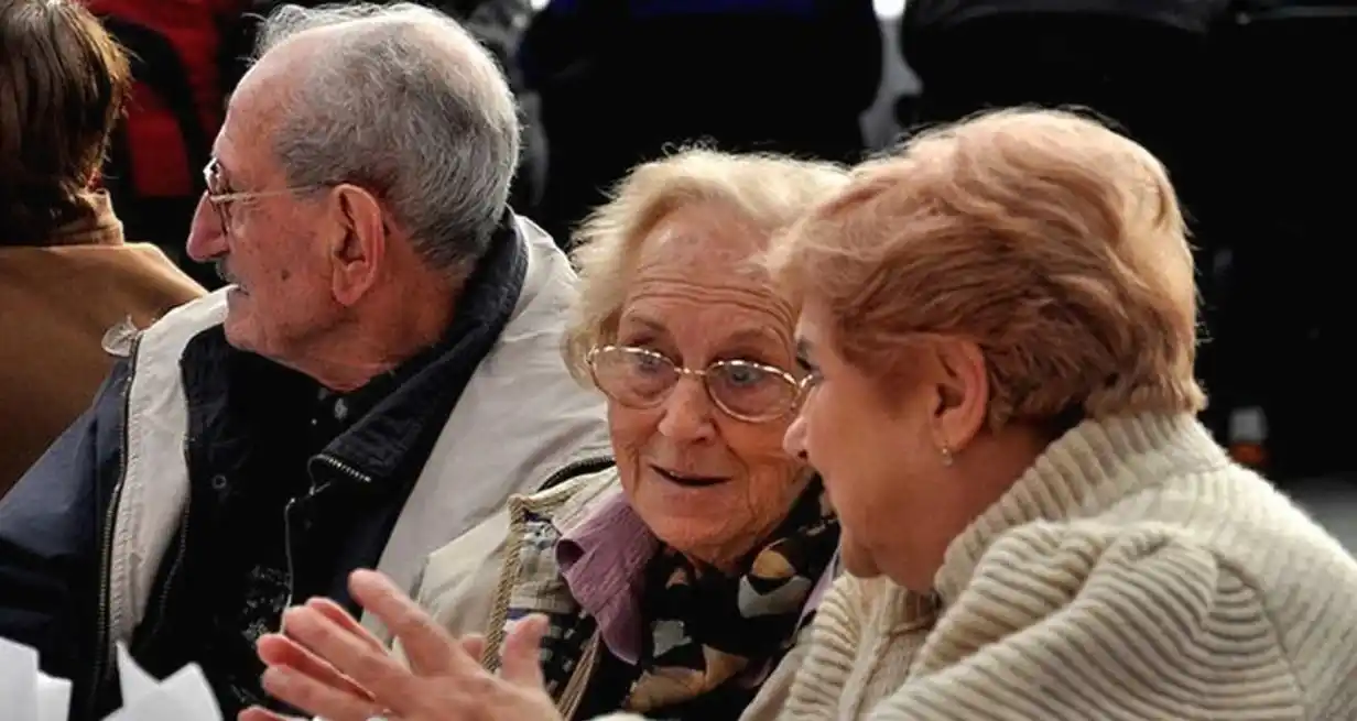 Más de un millón de jubilados argentinos recibirán un plus en abril y mayo