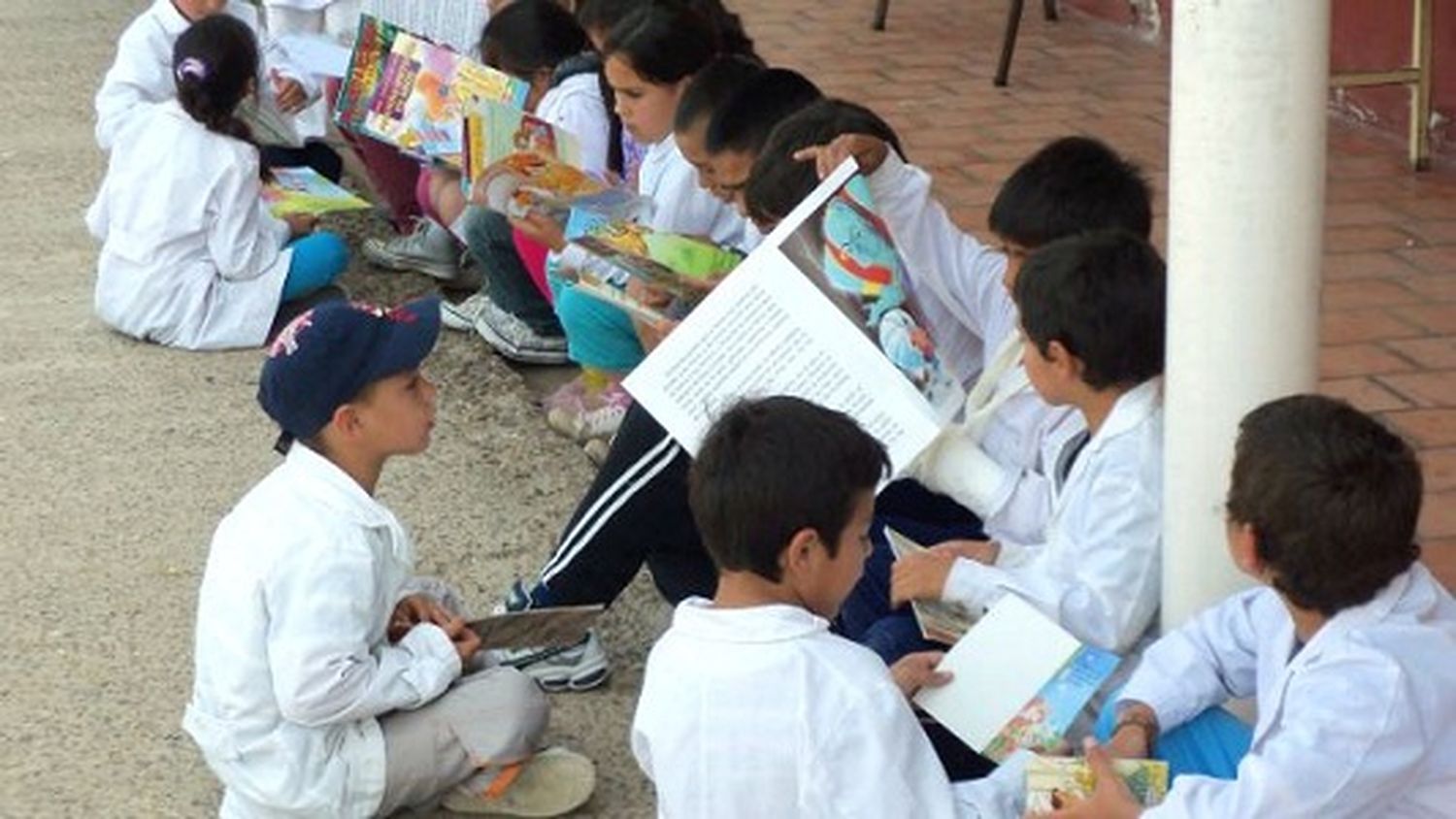 Firman convenio para prevenir las adicciones en las escuelas