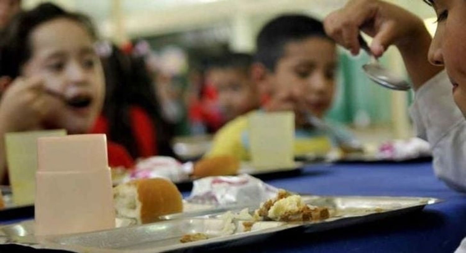 Peculado en el comedor de una escuela