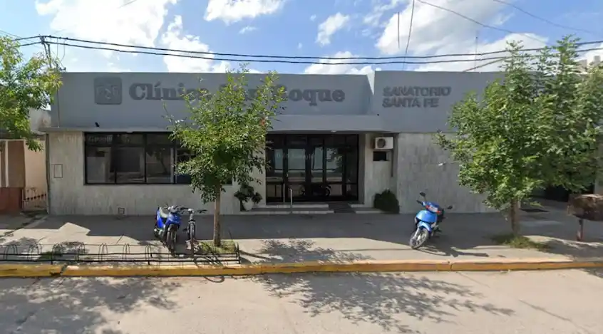 La clínica San Roque, donde la mujer llevó al bebé apuñalado y fue detenida