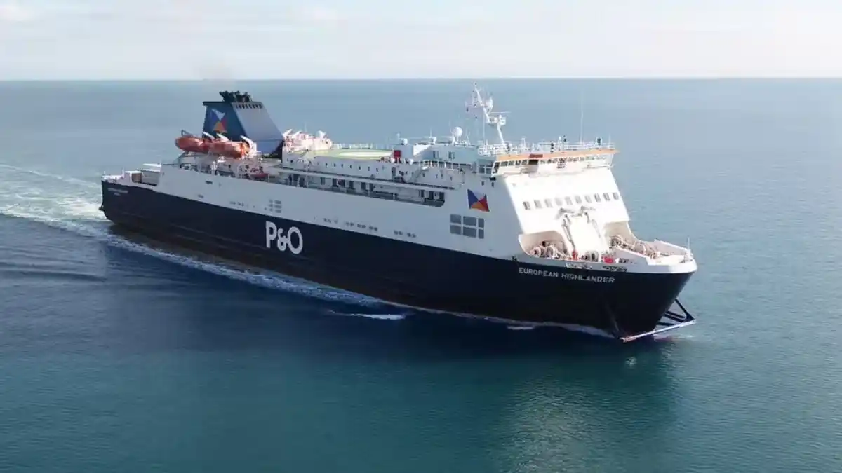 Un ferry quedó a la deriva con 410 pasajeros a bordo en el mar de Irlanda