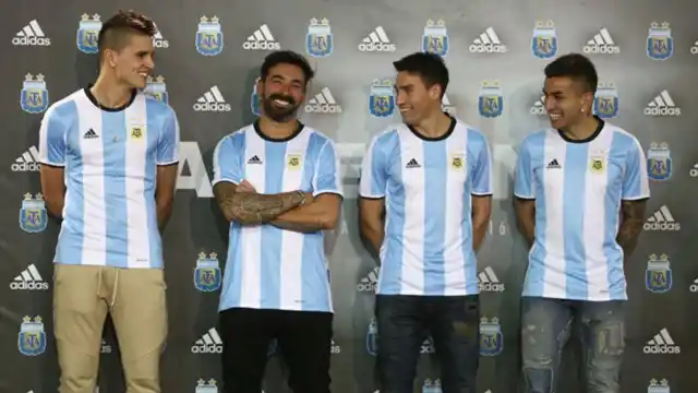 Los jugadores de la Selección presentaron la nueva camiseta