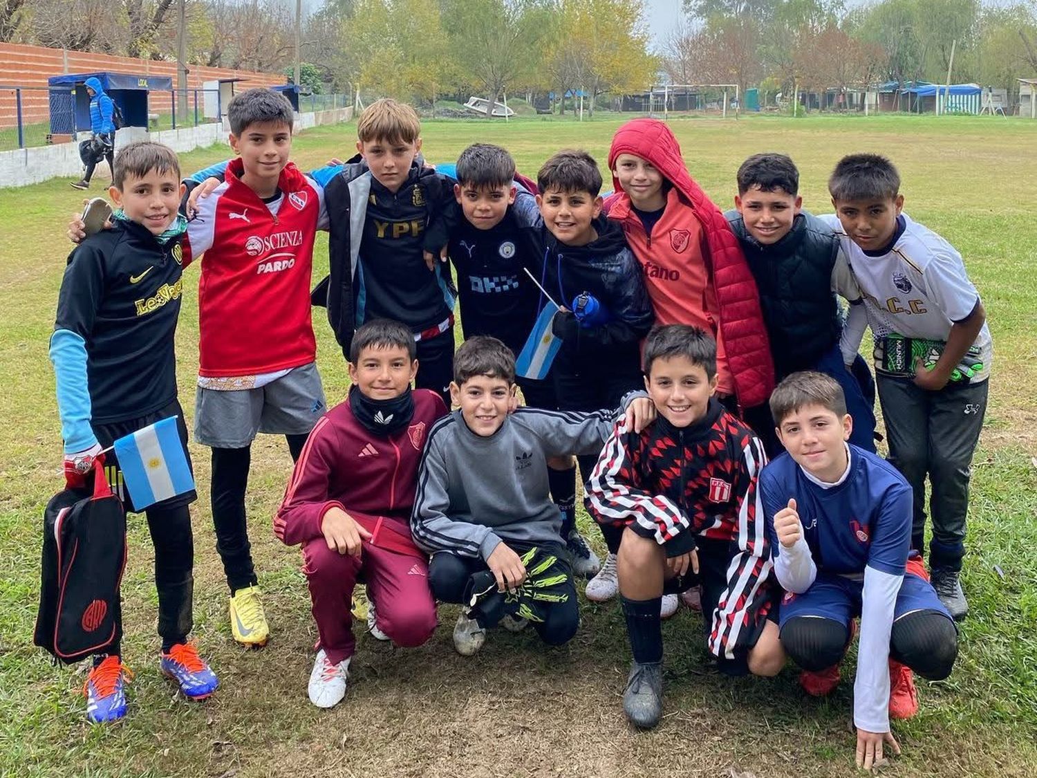 Las familias de la selección 2014 juntan fondos para afrontar la estadía en San Nicolás.