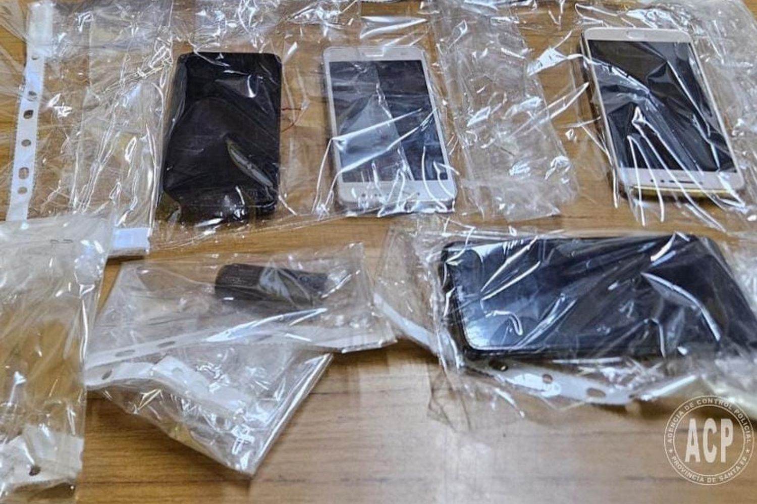 Requisa en la cárcel de Coronda: encontraron celulares y tarjetas chips