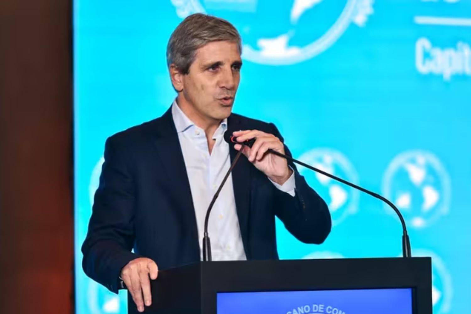 Caputo que asegura una baja de precios tras la reducción del impuesto