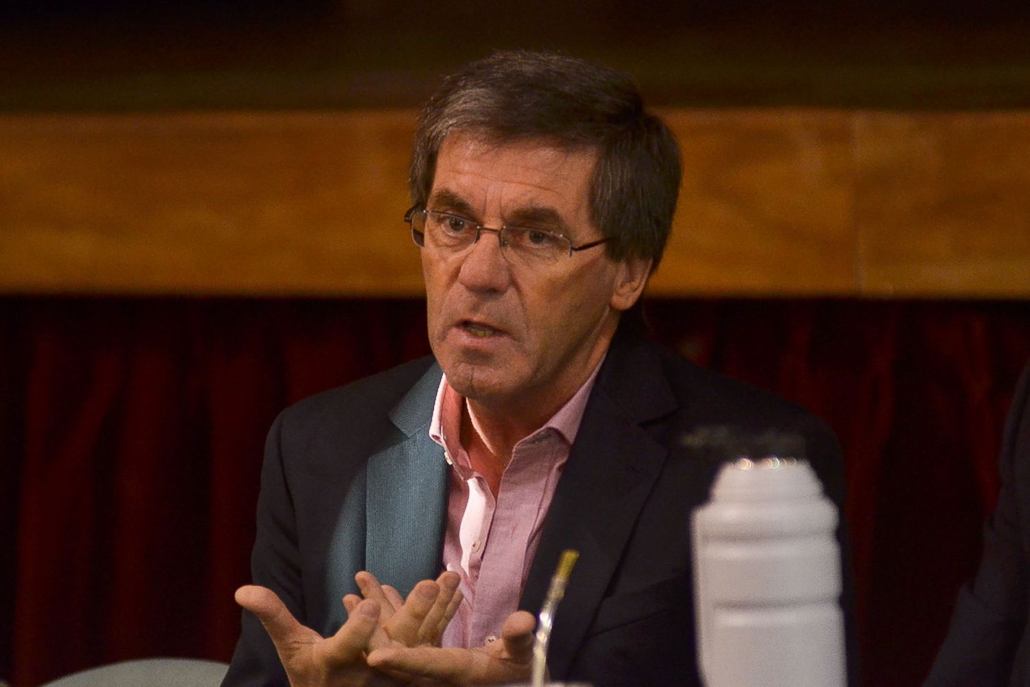 Ballay confirmó que se convocará a los gremios y rechazó los condicionamientos