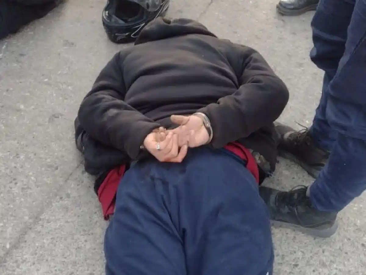 Asaltaron a dos fiscales de mesa en la puerta de una escuela en Córdoba